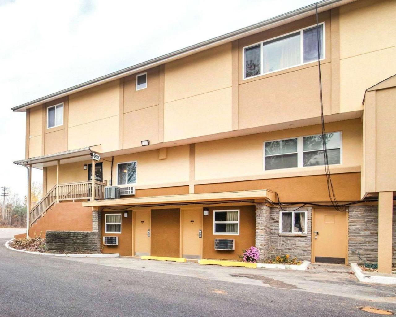 Econo Lodge New Paltz Luaran gambar