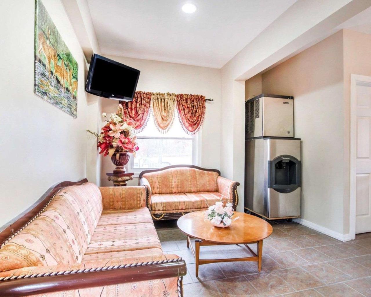 Econo Lodge New Paltz Luaran gambar